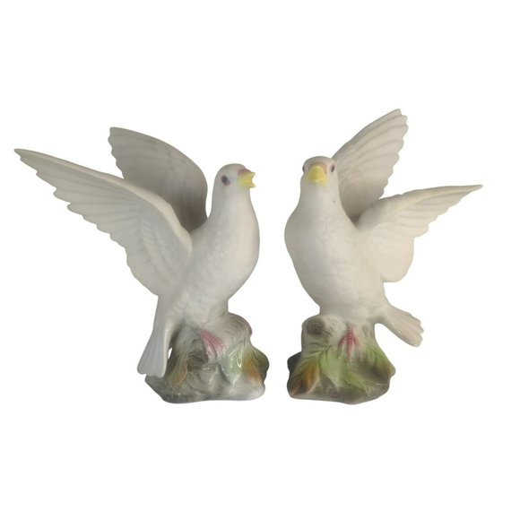 Vintage Porcelain Dove Figurines Pair Hand-Painted Decorative Birds Numbered - Picture 1 of 9